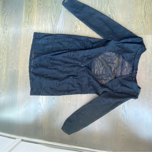 Black lace BCBG dress with detached bra - Picture 4 of 5